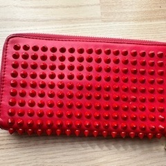 財布　ルブタン