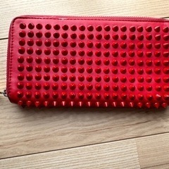 財布　ルブタン