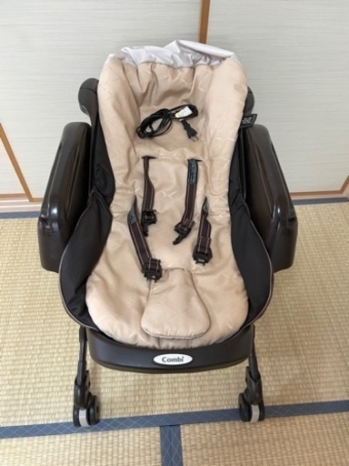 美品 Combiネムリラ CWL AT Bedi  電動ハイローチェアテーブル無し