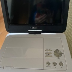 月末特価 ポータブルDVDプレーヤー