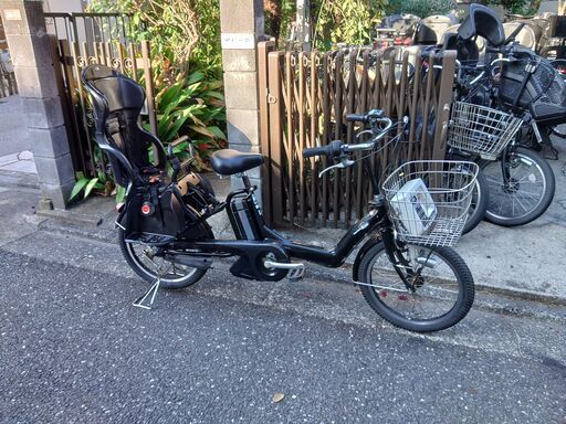 187お子様土日もと土足のままご試乗可能です。ブリヂストン、ヤマハ共同生産モデル、  安心の無料保証；点検サービス付きバカ良心的な中古電動自転車屋です。  　電動自転車・リサイクル専門店　　ご試乗をしてから、ご購入できます。  ️２０インチ、チャイルドシート、３人乗り、２人乗り、１人乗り、電動アシスト自転車  バカ良心的な電動自転車屋土日もお子様と土足のまま、ご試乗可能です。  後ろチャイルドシートをかごに変更して、１人乗りにもできます。  バッテリーは新品の９０％