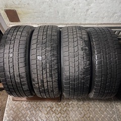 バリ山 GOODYEAR ICENAVI7 215/55R17 スタッドレス タイヤ 2018年製 17