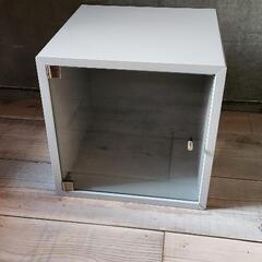 IKEA ガラス扉キャビネット EKET