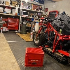 オートバイ（自転車）メンテナンスのための場所と設備と工具の貸し出...