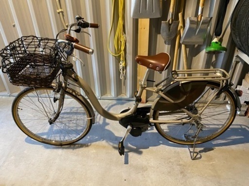 【特価】 YAMAHA  パス ウィズ デラックス マットグレイッシュベージュ　26インチ　中古美品 電動アシスト自転車