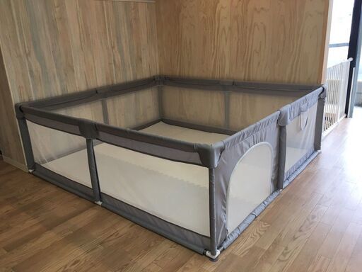 ベビーサークル（約200cm×約180cm×約66cm）【商談中】