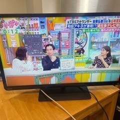 液晶テレビ　32型　2015年