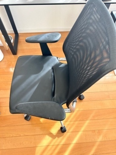 ヴィトラ　vitra MEDA メダチェア　レザー