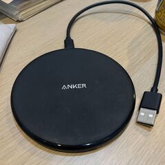 Anker PowerPort Wireless 5 Pad 中...