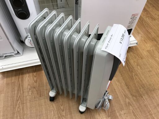 【新品未開封品】デロンギオイルヒーター　H770812EFSN-GY ☆ジモティ割あり☆ デロンギ オイルヒーター H770812EFSN-GY 動作確認