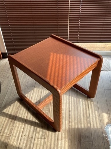 受付終了】アメリカ家具⭐︎大きめサイドテーブル3つあります 3way 受付終了】アメリカ家具⭐︎大きめサイドテーブル3つあります 3way