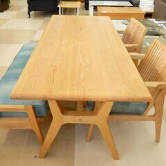 ☆美品  WTW  アペルト ダイニングテーブル＆ベンチ＆チェアセット  ナチュラル木 デニムクッション  札幌市清田区