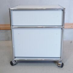 UMS Haller(ハラー)のロールボーイ/鍵付です♪モダンクラシックなデザインはデスクのサイドワゴンはもちろんリビングやキッチン収納などとしても活躍する2段キャビネットです！DJ528