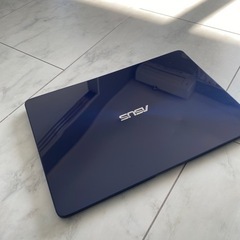 ASUS UX430UAR ノートパソコン　製造2018年