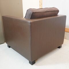 Cassina ixc.(カッシーナ・イクスシー)取扱い、CATHERINE MEMMI(カトリーヌ・メミ)のSOHO(ソーホー)シングルソファ。レザーとファブリックがミックスされたモダンなデザイン♪DJ537