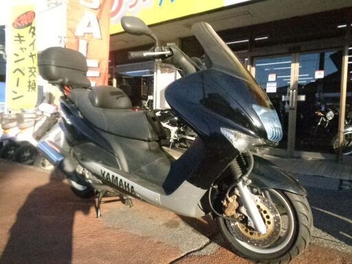 NO.4828　マジェスティ１２５　フューエルインジェクション車　水冷４サイクルエンジン　リヤキャリア付き　ブラック　☆彡