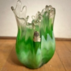 昭和感あふれるガラス花瓶　