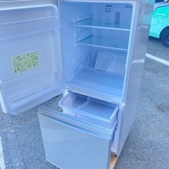 福岡市内配送無料　シャープ SHARP SJ-D14C-S [小型 冷蔵庫 137Ｌ つけかえどっちもドア シルバー]