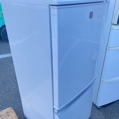 福岡市内配送無料　SHARP/シャープ/冷凍冷蔵庫/SJ-14E4-KW/137L/冷凍46L/冷蔵91L/つけかえどっちもドア/