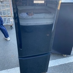 福岡市内配送無料　MR-P15A-B 冷蔵庫 サファイアブラック [2ドア /右開きタイプ /146L]！