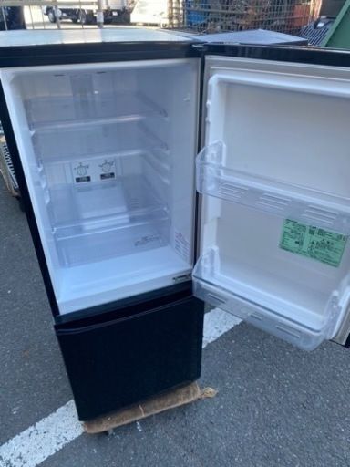 福岡市内配送無料　MR-P15A-B 冷蔵庫 サファイアブラック [2ドア /右開きタイプ /146L]！