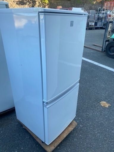 福岡市内配送無料　SHARP/シャープ/冷凍冷蔵庫/SJ-14E4-KW/137L/冷凍46L/冷蔵91L/つけかえどっちもドア/