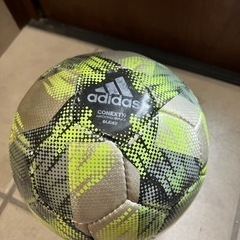 【ネット決済】【値下げしました】adidasサッカーボール小学生サイズ