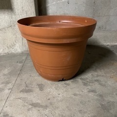 家庭菜園用70Lくらい、大きなプラ鉢