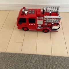 消防車　車　おもちゃ