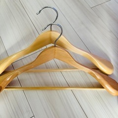 ニトリ　スーツジャケット木製ハンガー　セット