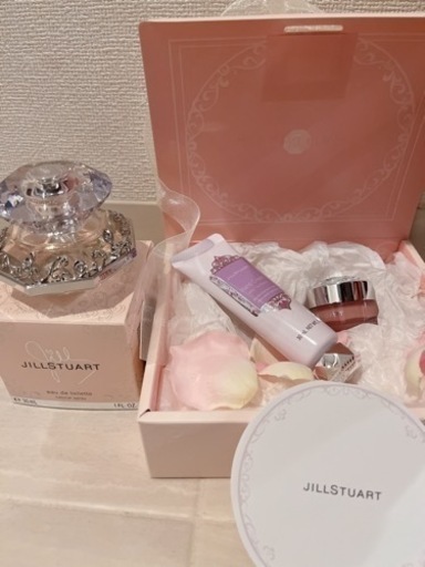 開封のみ未使用3点セット！JILLSTUART 香水・ハンドクリーム・リップバーム