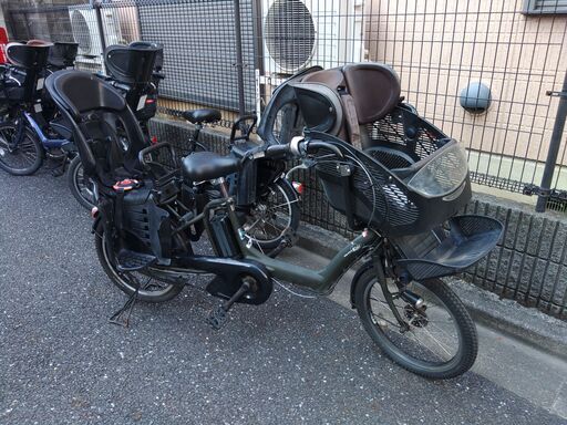 195２０、２６インチ、１人乗り、２人乗り、前後チャイルドシート、電動自転車  土日もお子様と足のままご試乗可能です。いろいろ、お子さんとご試乗可能です。   安心保障の３カ月・無料交換保証、無料１００日間・点検サービス付き  ️２０インチ、チャイルドシート、３人乗り、２人乗り、１人乗り、電動自転車  バッテリーは、新品の９０％以上の性能を保持していて、コンディション良好です。  １回の充電で３０ｋｍ以上の走行が可能です。山手線を半周するくらい走行可能です。  ️オプション無料