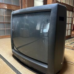 使えるか分からないブラウン管テレビです。