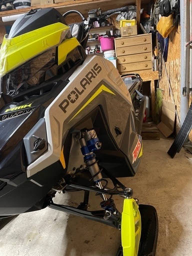 シーズン間近 polaris matryx 163 3インチ 道東から スノーモービル