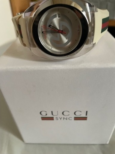 GUCCIの腕時計　即決即取引の方値下げします。