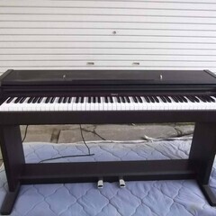 Roland.　HP-1700L ローランド　電子ピアノ