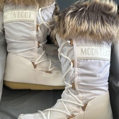 Moonboots ホワイト　サイズ39/41 Moonboots ホワイト サイズ39/41 White Snow Boots for Men | Moon Boot®