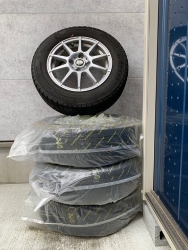 値下げ！スタッドレスタイヤ溝深い ホンダフィットなど 175/70R14 