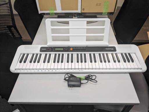 [ST910] 中古 CASIO カシオ CT-S200WE 61鍵 電子キーボード ホワイト 2021年製 現状販売　神田店舗