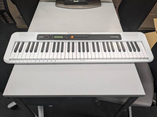 [ST910] 中古 CASIO カシオ CT-S200WE 61鍵 電子キーボード ホワイト 2021年製 現状販売　神田店舗