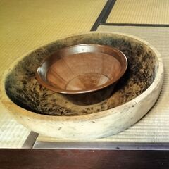 こね鉢とすり鉢のセットです。