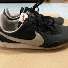 【お譲り先決定しました】NIKE PRE MONTREAL RC...