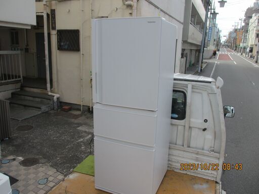 新品：東芝自動冷凍冷蔵庫３２６L３段ドア：ホワイト：２０２３年６月製象