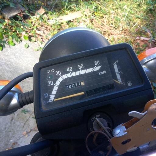 ヤマハYB50 2001年 風防、キャリア、純正シート有ります。錆び有ります