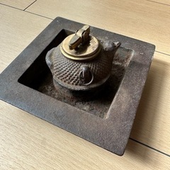 鉄製タヌキのライター付き灰皿　　骨董品
