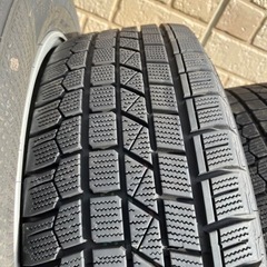 スタッドレスタイヤ  205/60/16 92Q