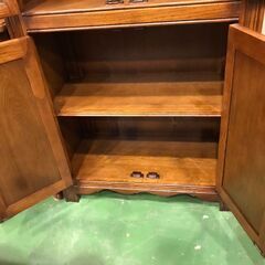 【愛品館八千代店】アンティーク調　2枚扉キャビネット