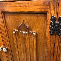 【愛品館八千代店】アンティーク調　2枚扉キャビネット