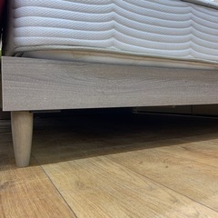 クイーンベッド ナチュラル フレーム  ASLEEP/マットレス: シモンズ