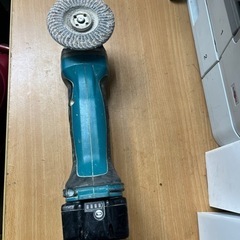 マキタ 18V 100mm 充電式ディスクグラインダ